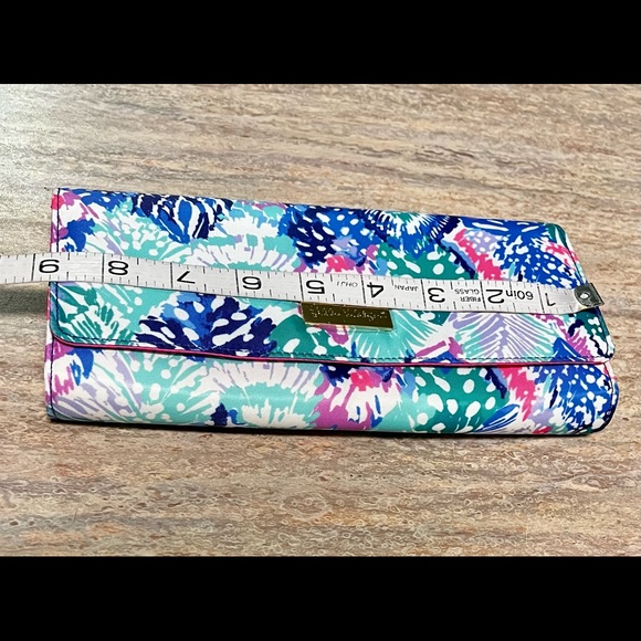 NWOT Lilly Pulitzer wallet organizer - Picture 16 of 16